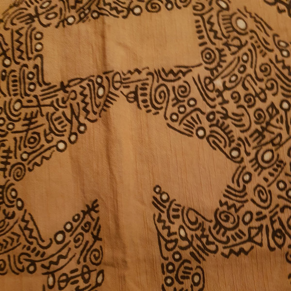 Bogolan mud cloth manufactured by GROUPE BOGOLAN KASOBANE Tuareg Mali Motif "Iguana"