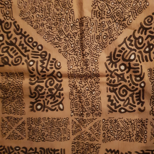 Bogolan mud cloth manufactured by GROUPE BOGOLAN KASOBANE Tuareg Mali Motif "Iguana"